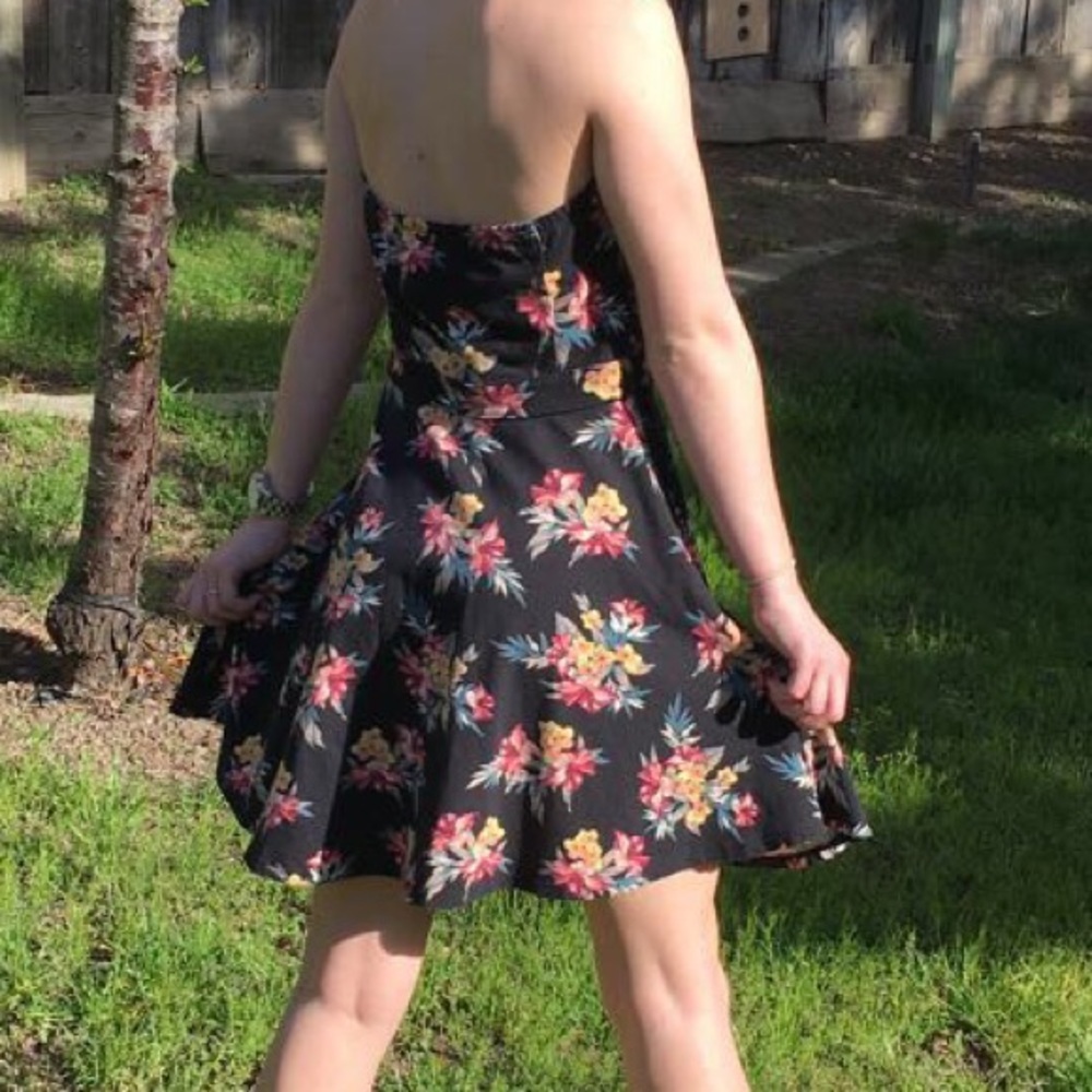 Dress - Picture 2 of 3